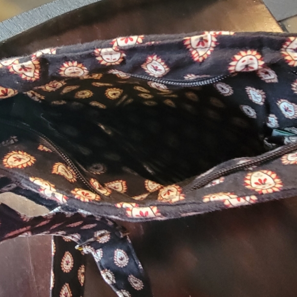 Vera Bradley Crossbody Bag with Front Zippered pocket. EUC - Picture 4 of 16